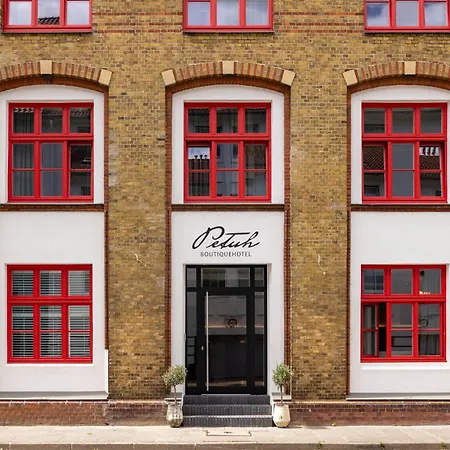 ホテル Boutiquehotel Petuh