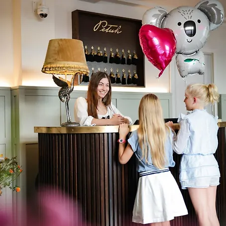 ホテル Boutiquehotel Petuh